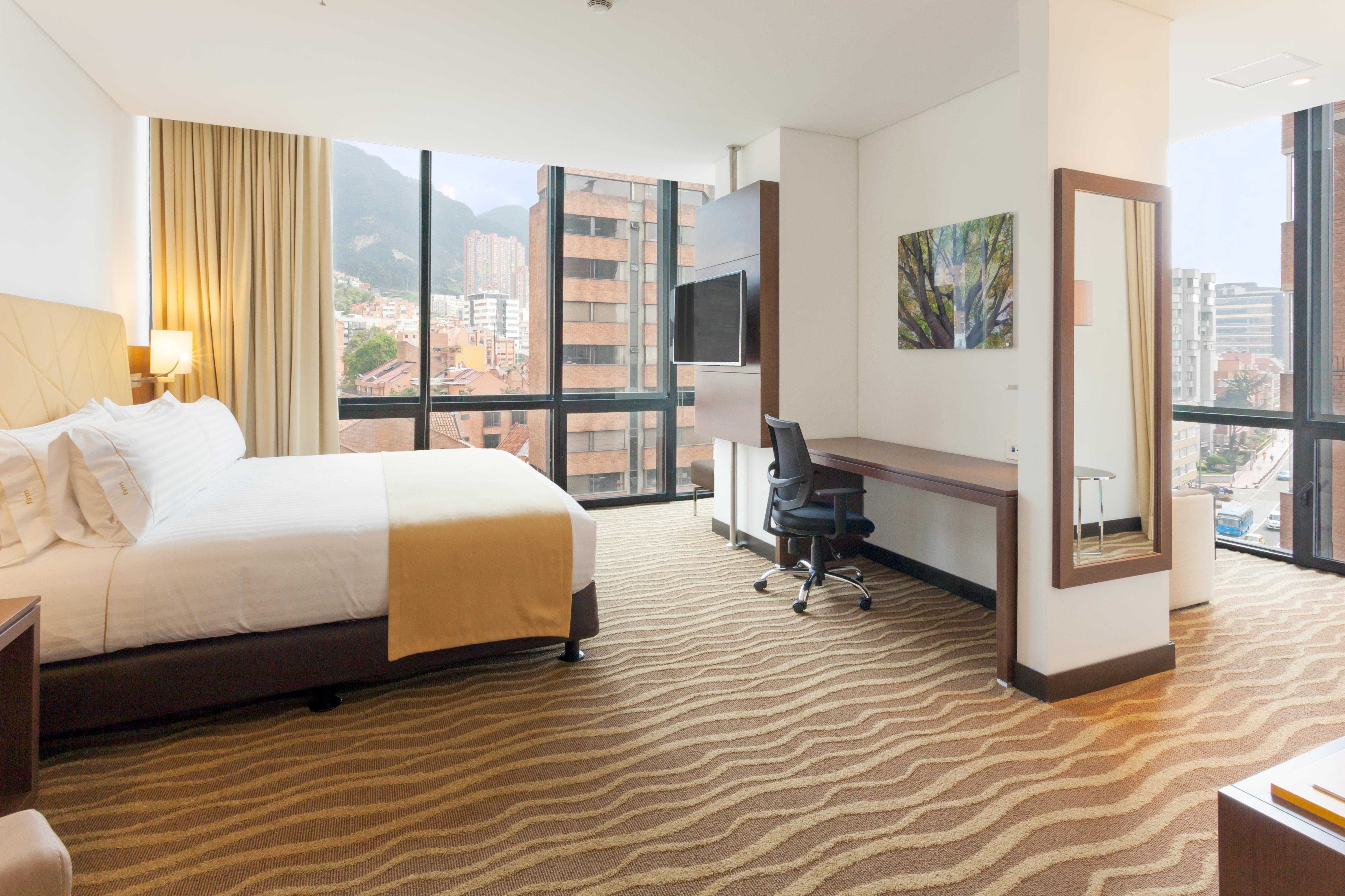 Holiday Inn Express&Suites Bogota Zona Financiera, an IHG Hotel Exterior foto